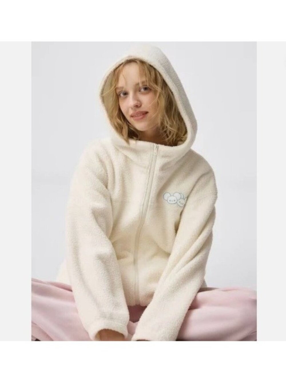 GU x Pokémon Peaceful Place Fleece Jacket Off White L NWT Japan Exclusive - Picture 1 of 7